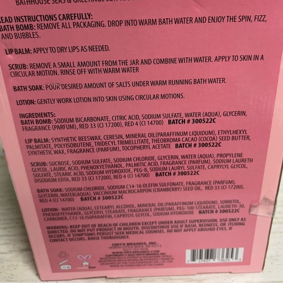 Onyx bathhouse bath & a gift set - Picture 2 of 3